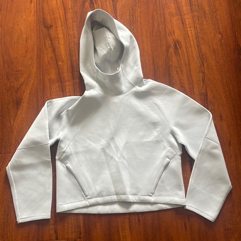 Lululemon nylon hooded sweatshirt.s size 4